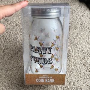 Party funds saving jar 🍕